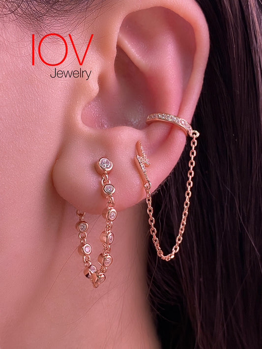 Bolt shape linked to earcuff.