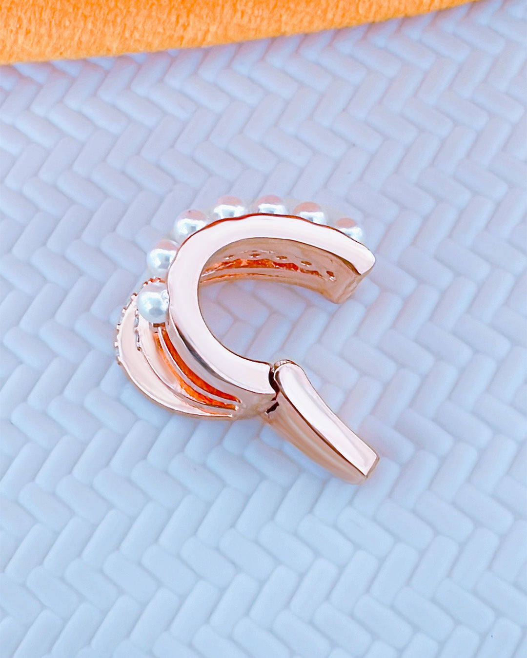 pearl and CZ multilines rosegold plated earcuff