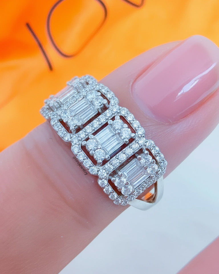 Five units baguettes and round CZ ring.