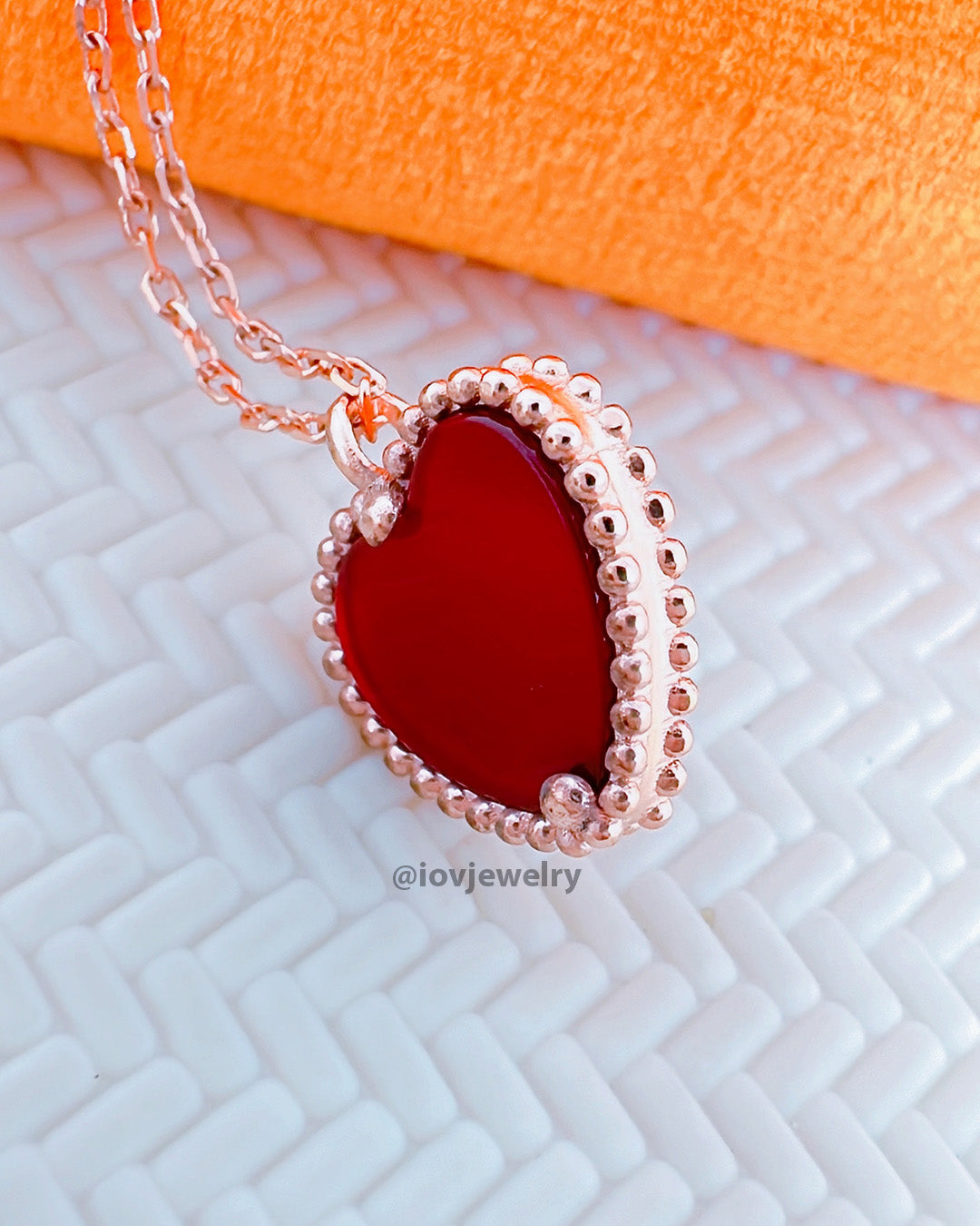 heart rosegold mother of pear and agate stones necklace.