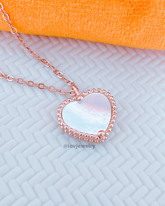 heart rosegold mother of pear and agate stones necklace.