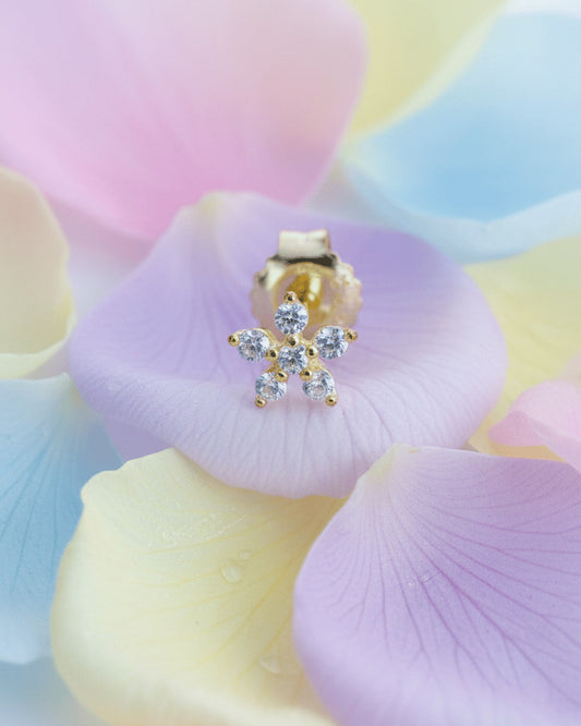 5 mm flower shape stud earring.