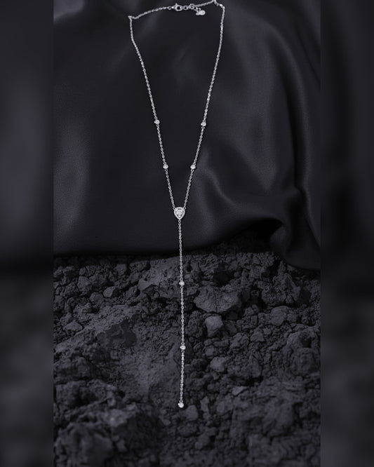 Y model shape of center pear shape in halo setting CZ stone.