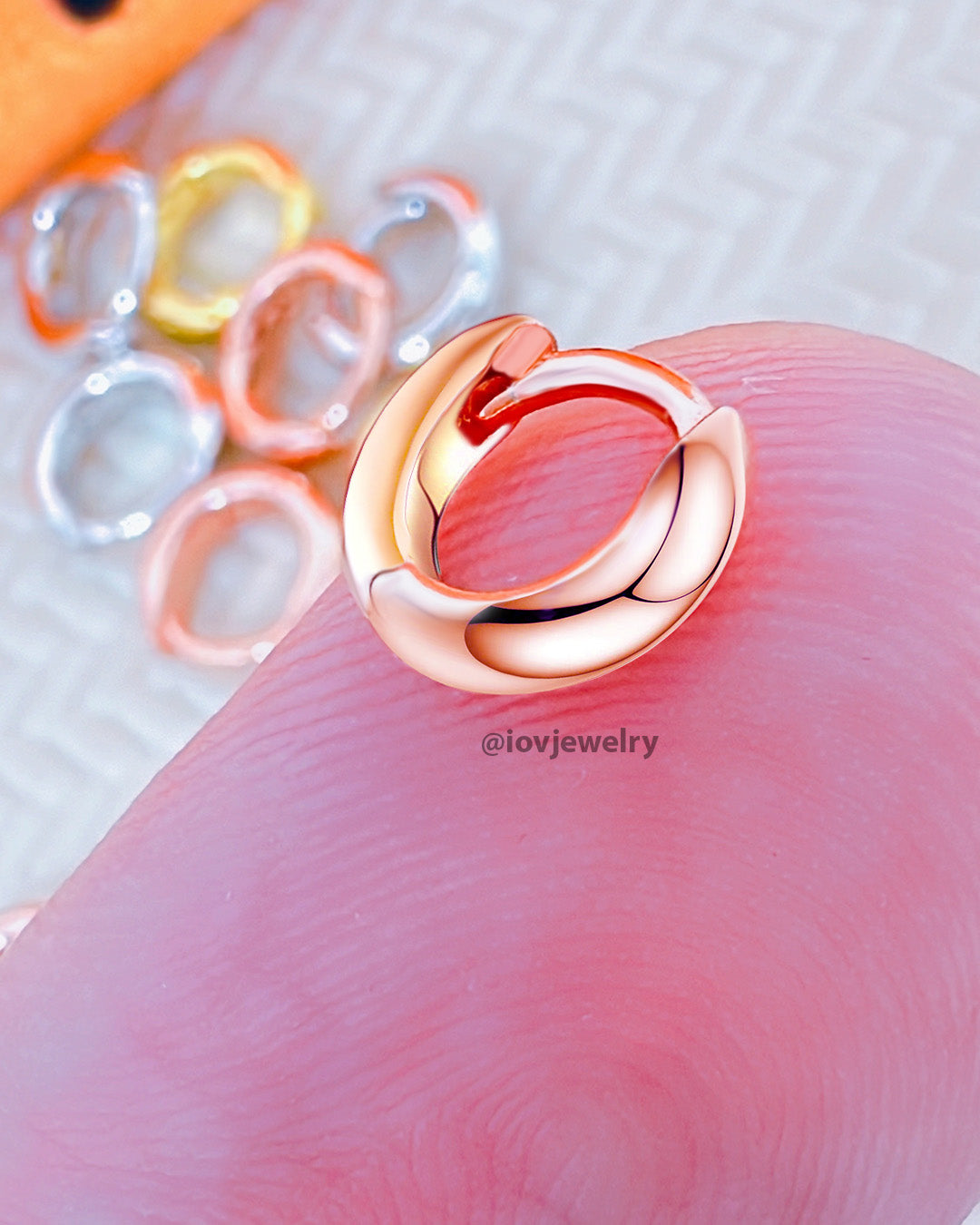 5mm plain huggie hoop earring.