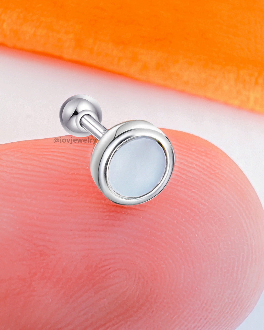 round shape Mother of pearl in bezel setting ballback piercing earring.