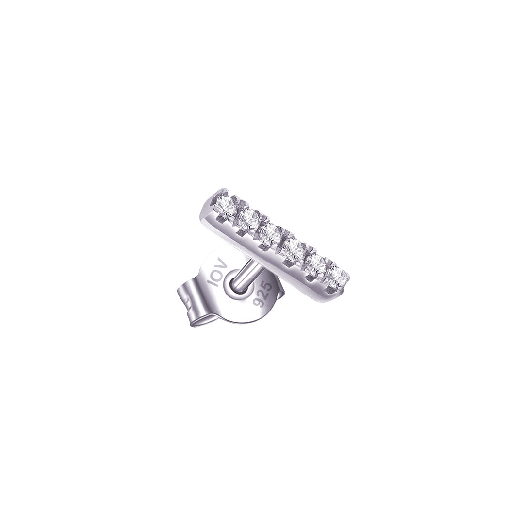 bar shape stud earring.