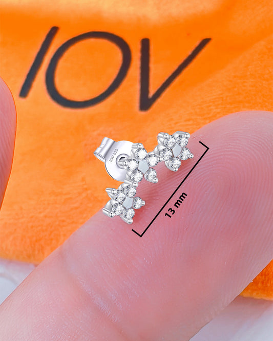 curved three flowers shape stud earring.