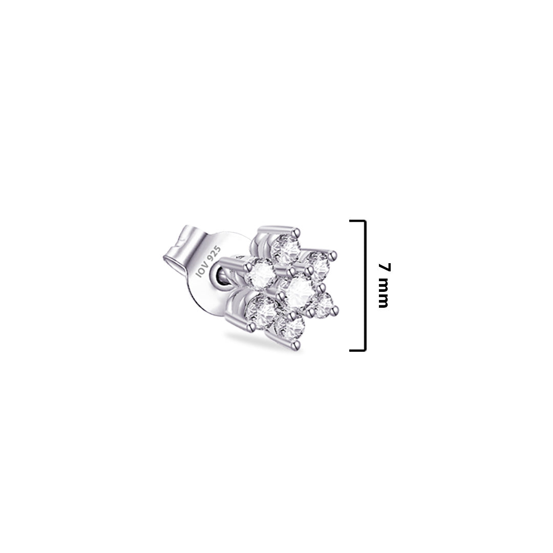 flower cluster shape stud earring.