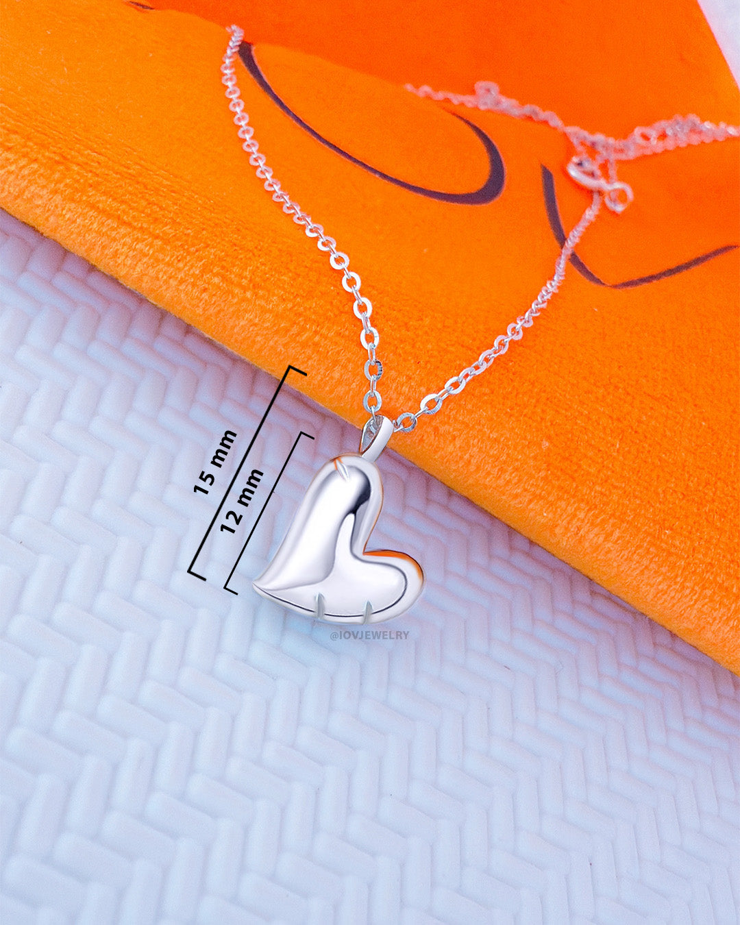 plain heart shape necklace.