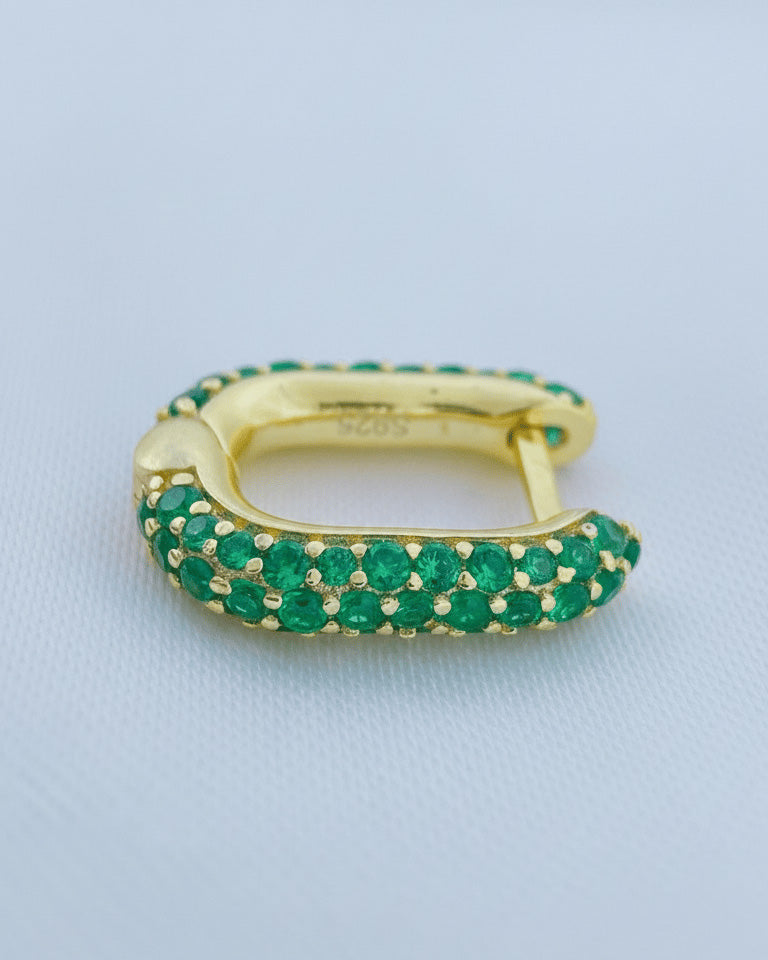 rectangular shape green earring plated with yellow gold.
