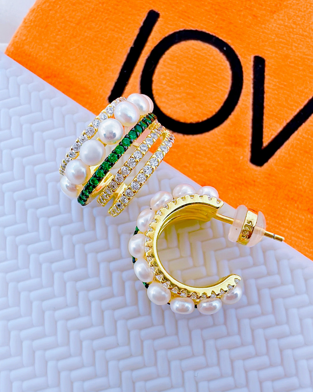 multilines CZ green and white with pearl huggie hoops earrings.