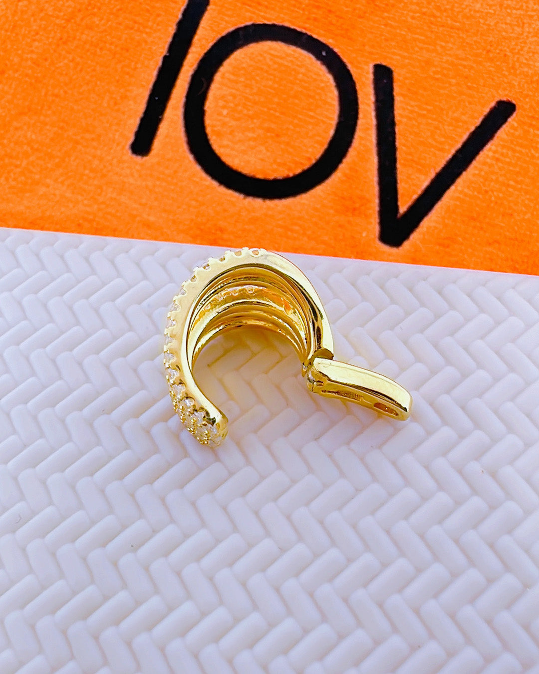 CZ multilines earcuff.