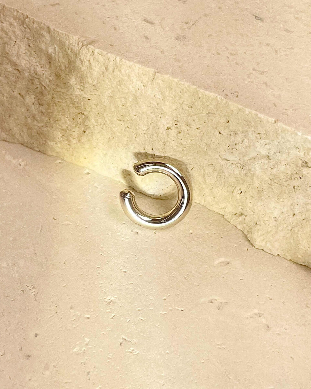 plain solid earcuff.