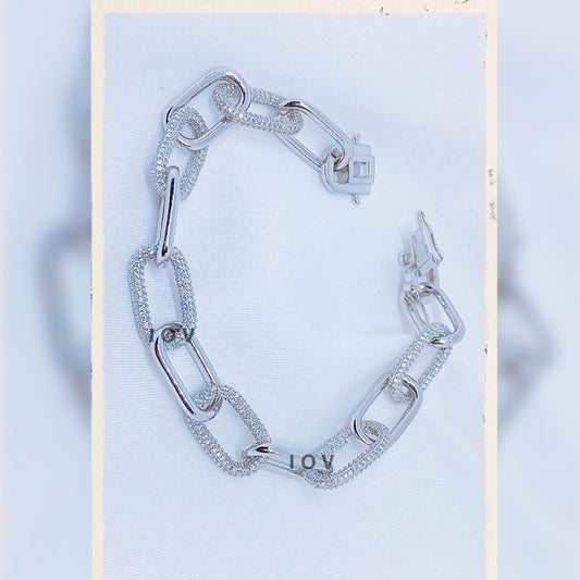 wide links bracelet.