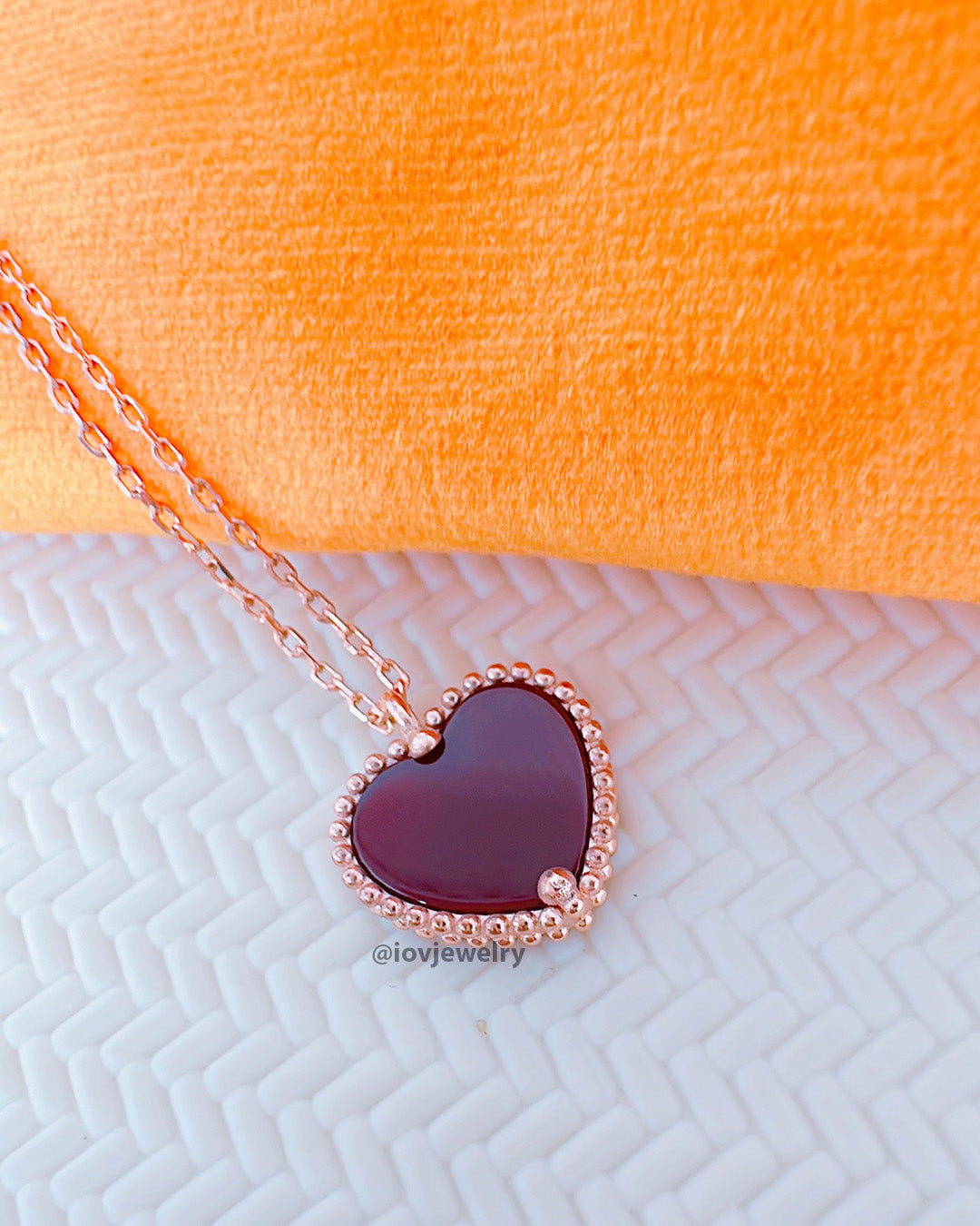 heart rosegold mother of pear and agate stones necklace.