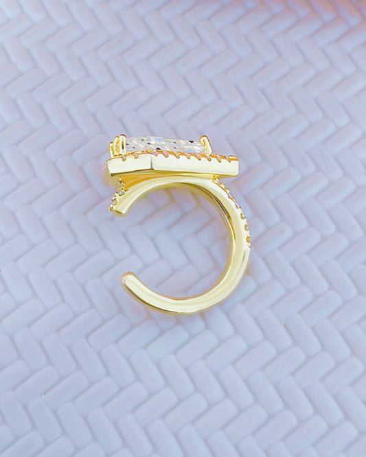 Kite shape stone in a halo setting earcuff.