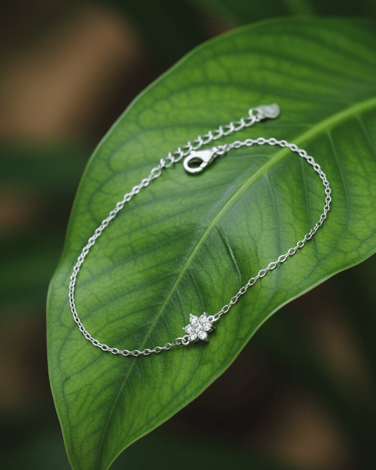 5 mm. cluster flower shape bracelet.