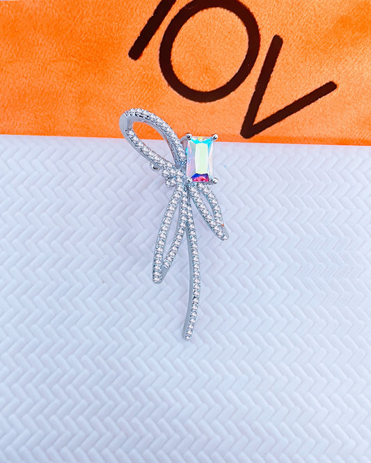 ribbon shape earcuff.