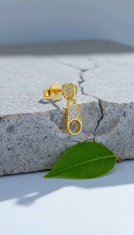 CZ Zip shape stud earring.