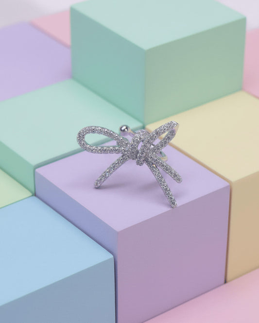 bow shape earcuff.