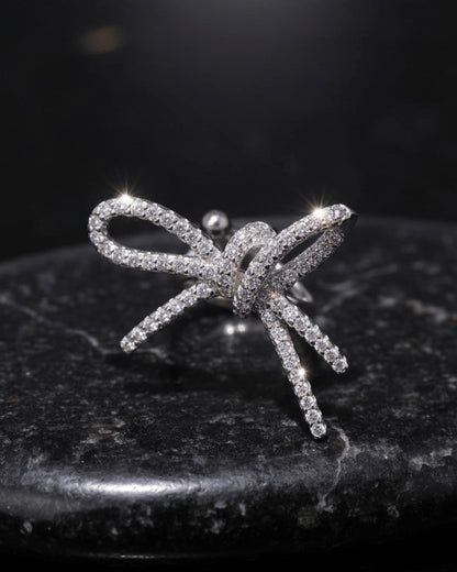 bow shape earcuff.