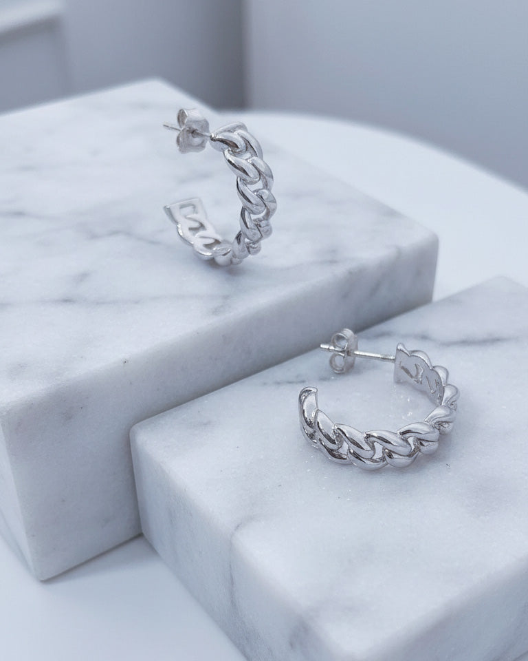 curb chain plain hoops earrings.