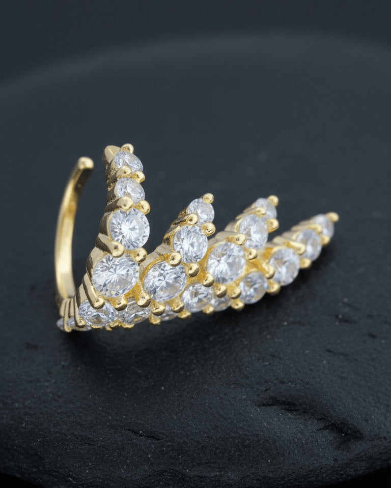 wing shape earcuff.
