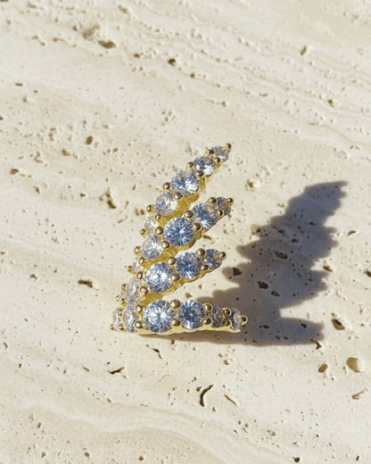 wing shape earcuff.