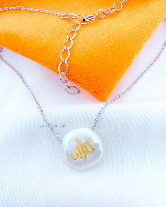 irregular mother of pearl necklace with the word "Allah"