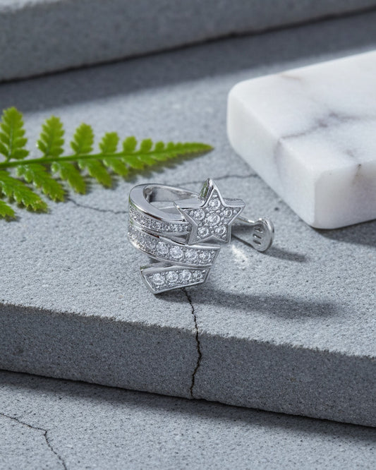 Star shape ear-cuff.