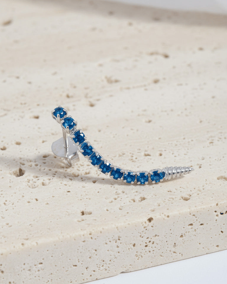 one line emerald and sapphire color stud earring.