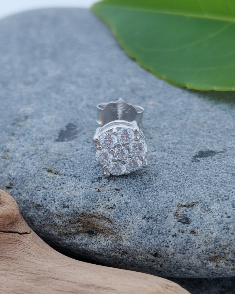 CZ round cluster stud earring.
