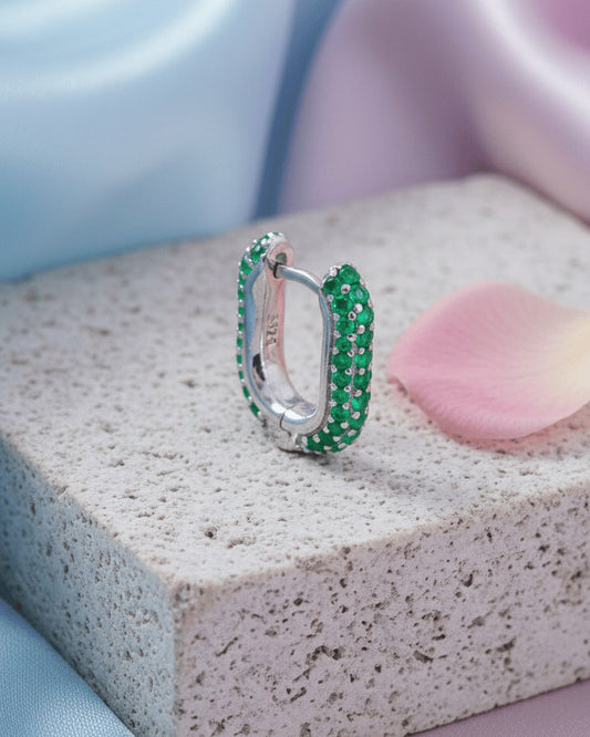 rectangular shape green earring plated with yellow gold.