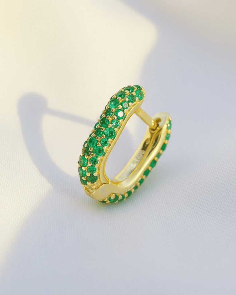 rectangular shape green earring plated with yellow gold.