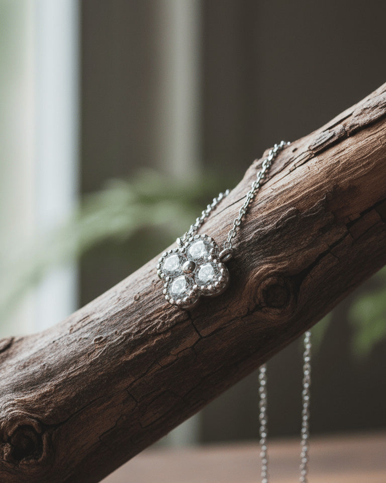 four clover flower shape necklace.