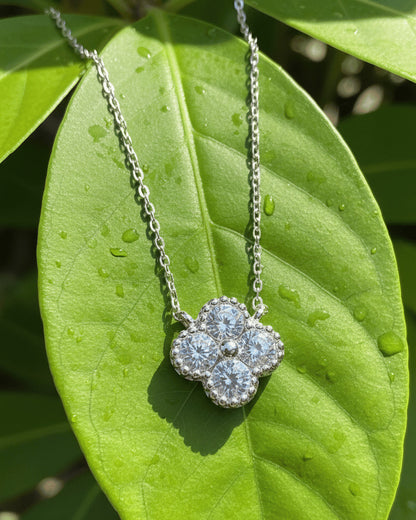 four clover flower shape necklace.