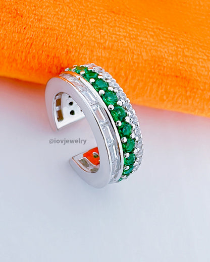 CZ emerlad color and white stones triple line earcuff.